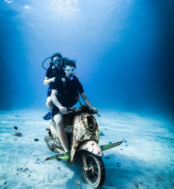 moto fondali marini